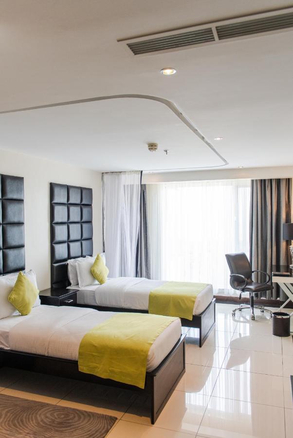 Acacia Premier Hotel キスム エクステリア 写真