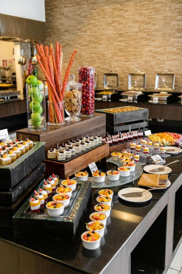Acacia Premier Hotel キスム エクステリア 写真