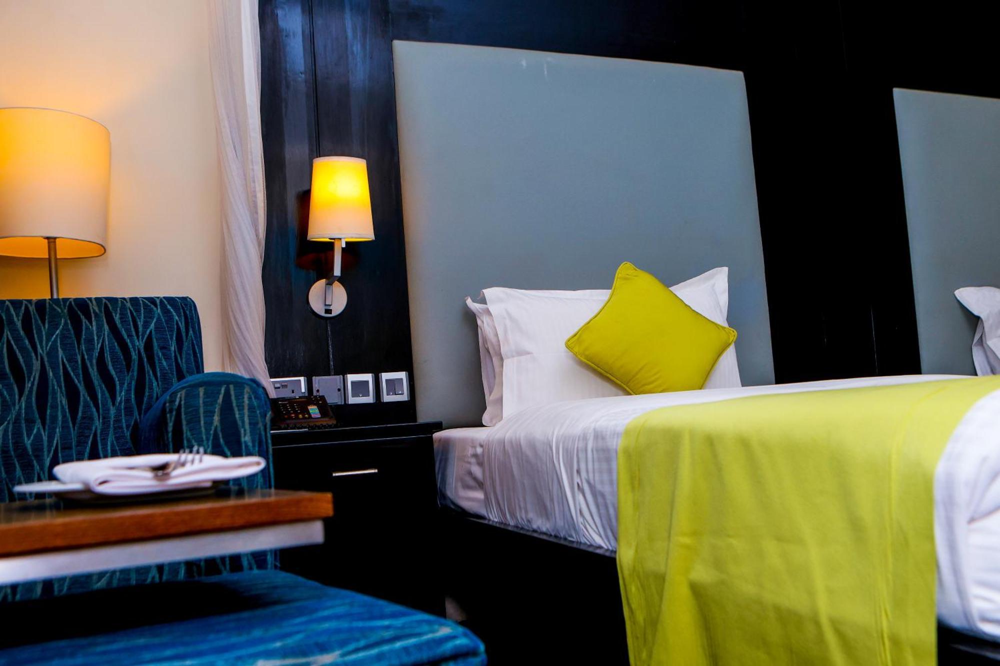 Acacia Premier Hotel キスム エクステリア 写真