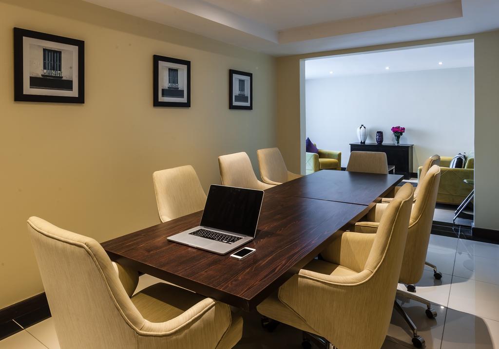 Acacia Premier Hotel キスム エクステリア 写真