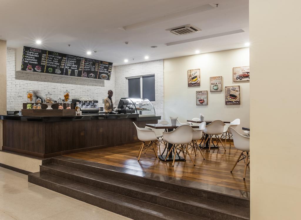 Acacia Premier Hotel キスム エクステリア 写真
