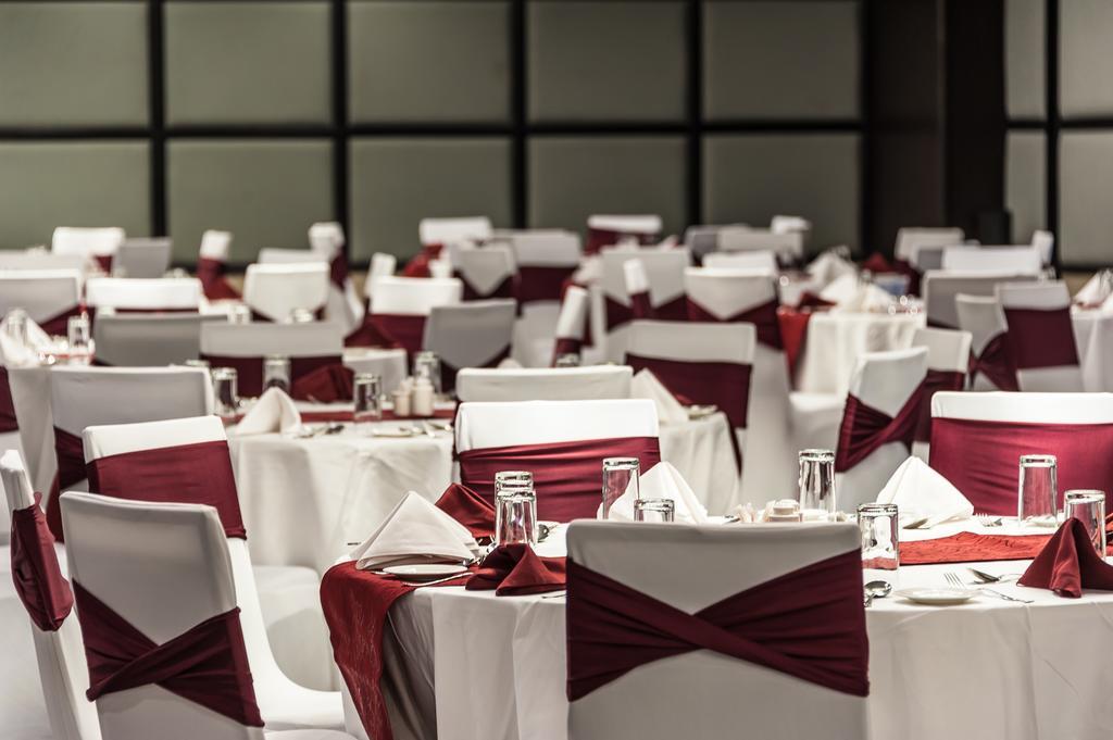 Acacia Premier Hotel キスム エクステリア 写真